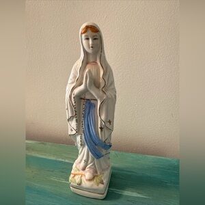 Blessed Virgin Mary Figurinebeautifullneeds a home where she can be appreciated